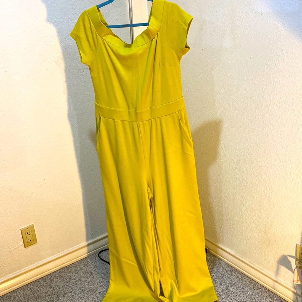 Beautifully vibrant yellow pull on jumper